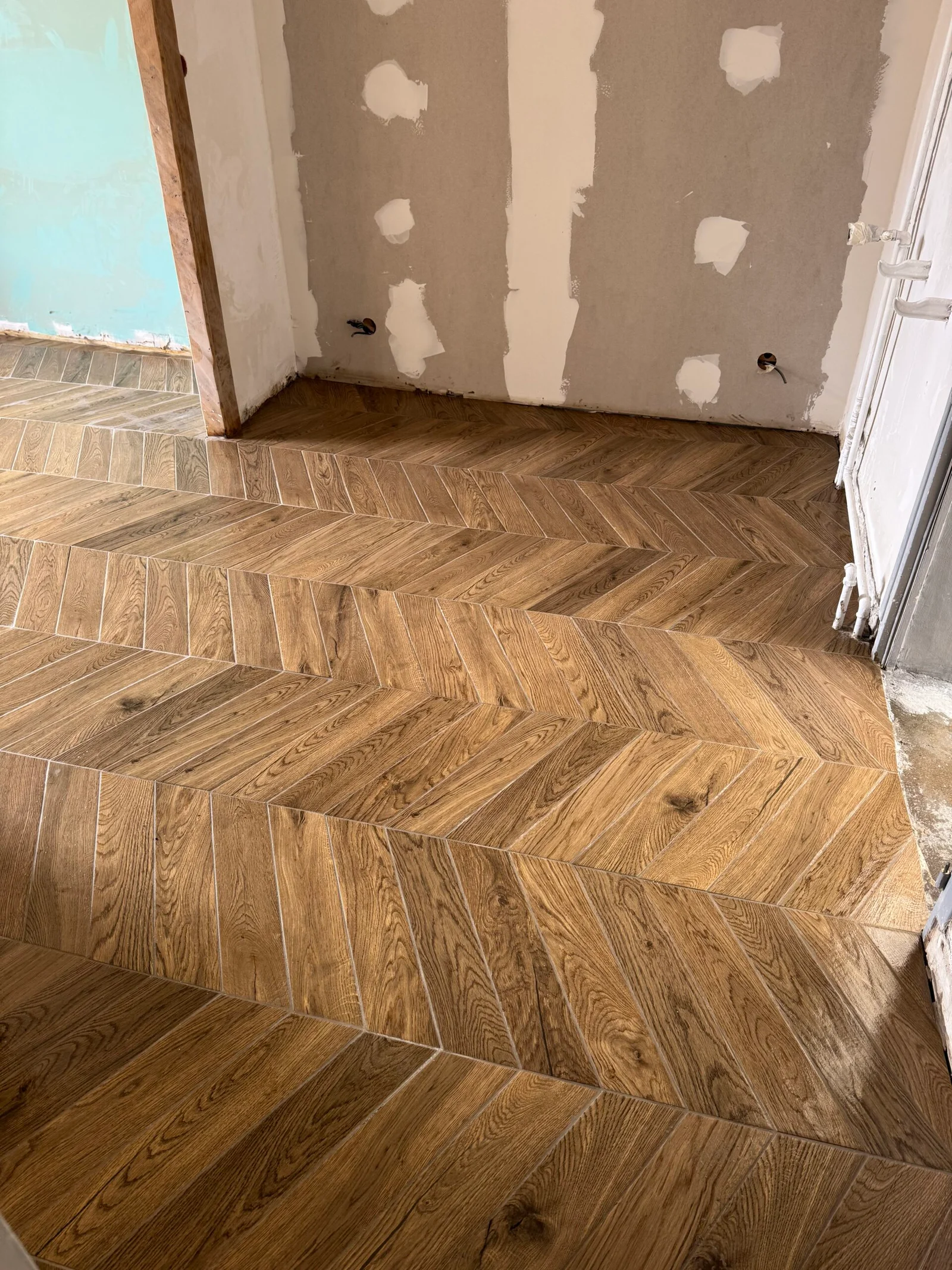 Pose de carrelage en chevron à Châteauroux