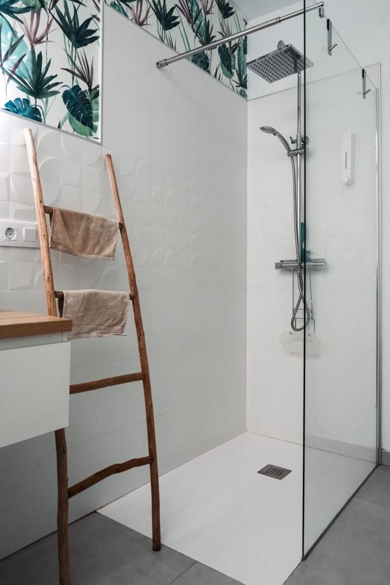 Carrelage salle de bain 1 scaled – carreleur Châteauroux